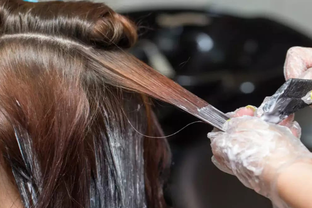 Hair highlihting and colouring